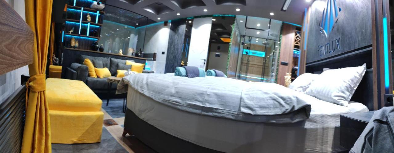 Smart Luxury Penthouse Suites - Private Sauna, Hot-Tub, Home Cinema At The Best Location In Skopje Esterno foto
