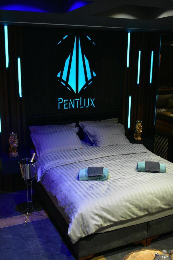 Smart Luxury Penthouse Suites - Private Sauna, Hot-Tub, Home Cinema At The Best Location In Skopje Esterno foto