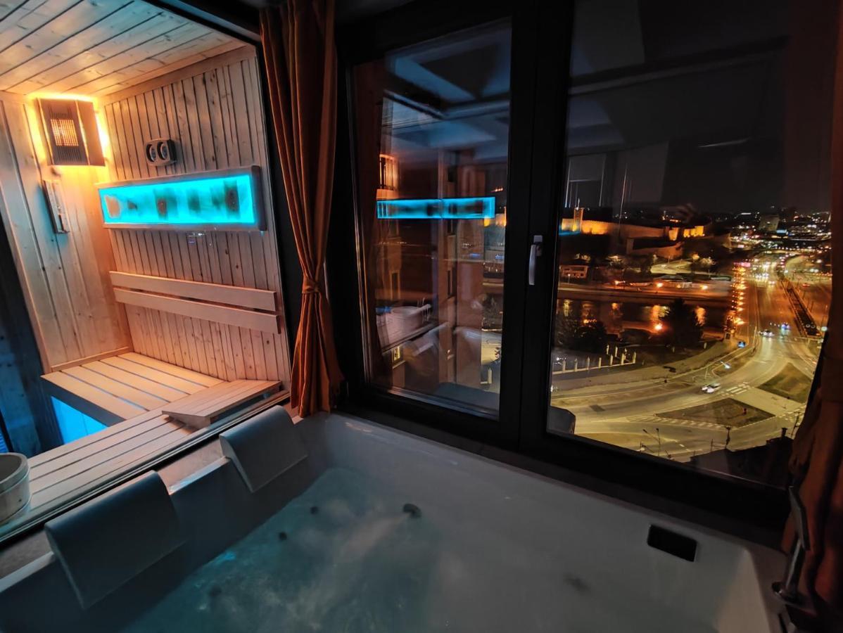 Smart Luxury Penthouse Suites - Private Sauna, Hot-Tub, Home Cinema At The Best Location In Skopje Esterno foto
