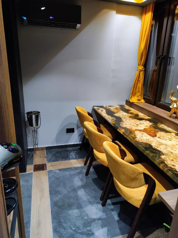 Smart Luxury Penthouse Suites - Private Sauna, Hot-Tub, Home Cinema At The Best Location In Skopje Esterno foto