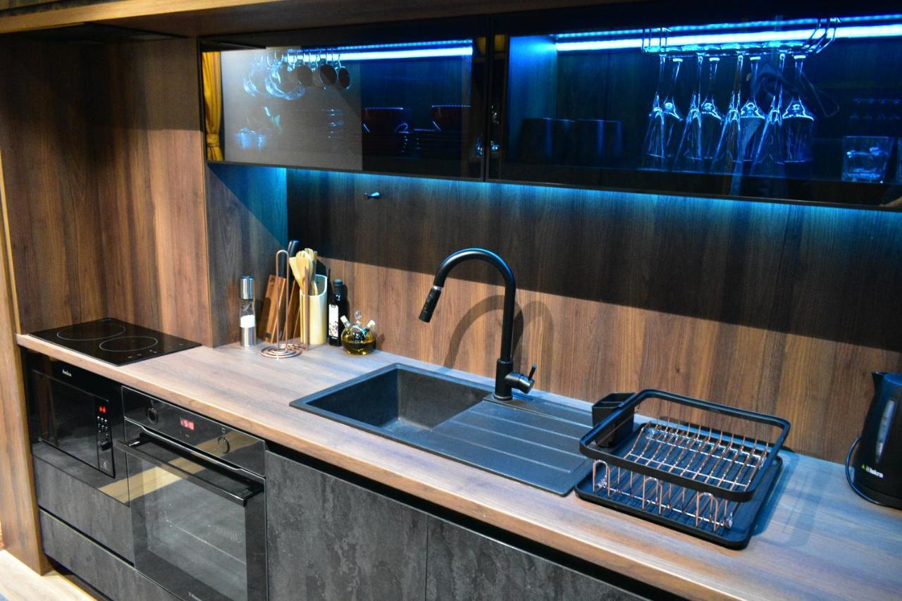 Smart Luxury Penthouse Suites - Private Sauna, Hot-Tub, Home Cinema At The Best Location In Skopje Esterno foto