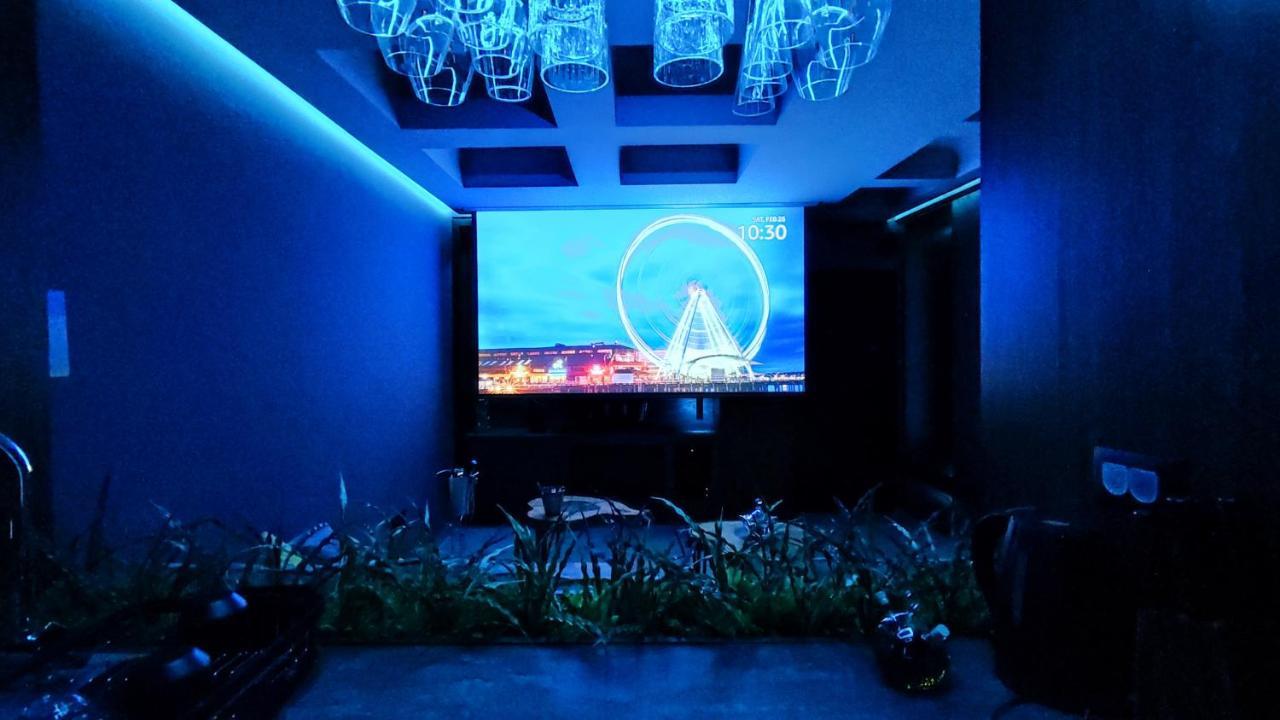 Smart Luxury Penthouse Suites - Private Sauna, Hot-Tub, Home Cinema At The Best Location In Skopje Esterno foto