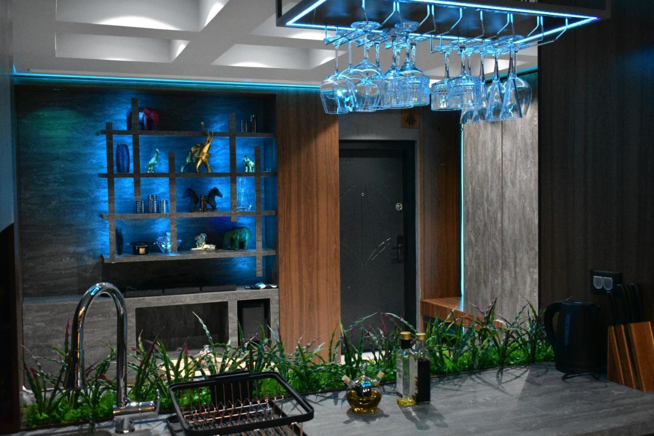 Smart Luxury Penthouse Suites - Private Sauna, Hot-Tub, Home Cinema At The Best Location In Skopje Esterno foto