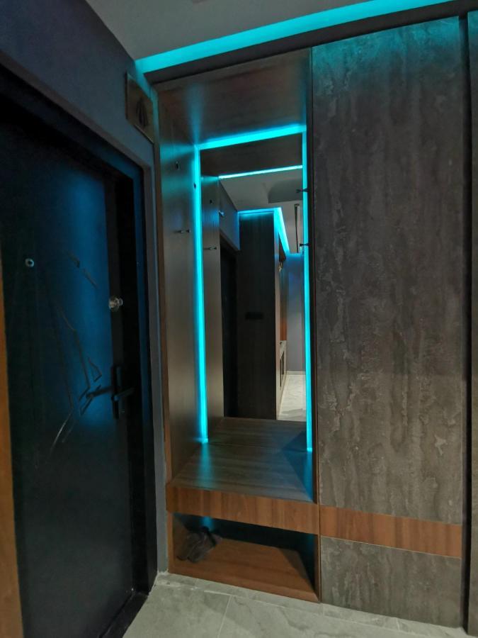 Smart Luxury Penthouse Suites - Private Sauna, Hot-Tub, Home Cinema At The Best Location In Skopje Esterno foto