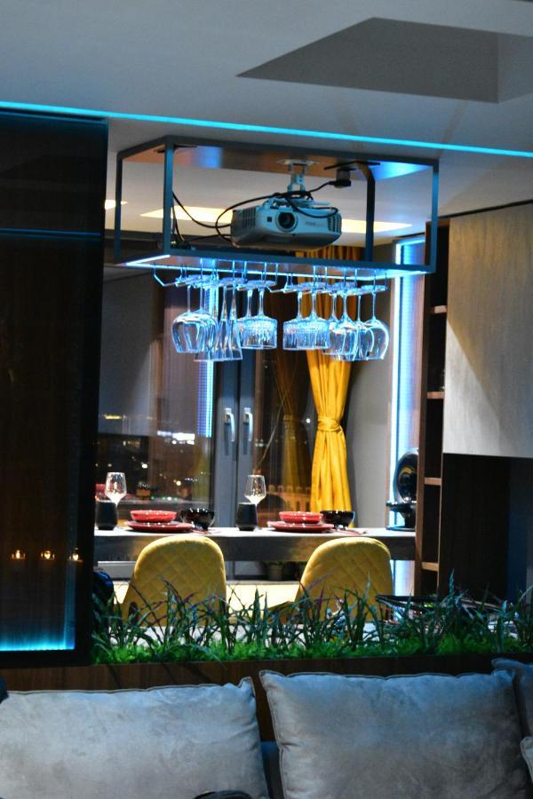 Smart Luxury Penthouse Suites - Private Sauna, Hot-Tub, Home Cinema At The Best Location In Skopje Esterno foto