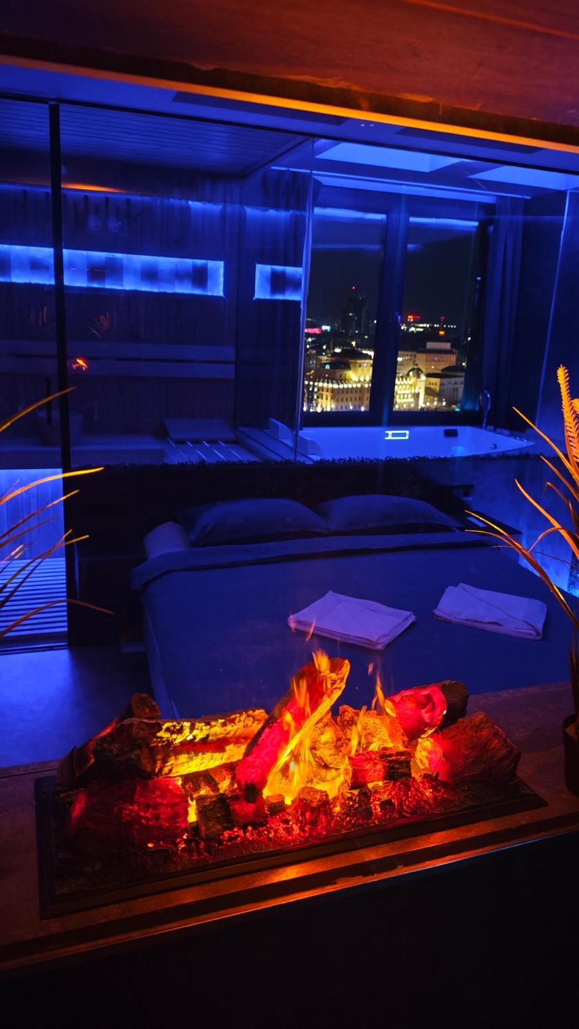 Smart Luxury Penthouse Suites - Private Sauna, Hot-Tub, Home Cinema At The Best Location In Skopje Esterno foto