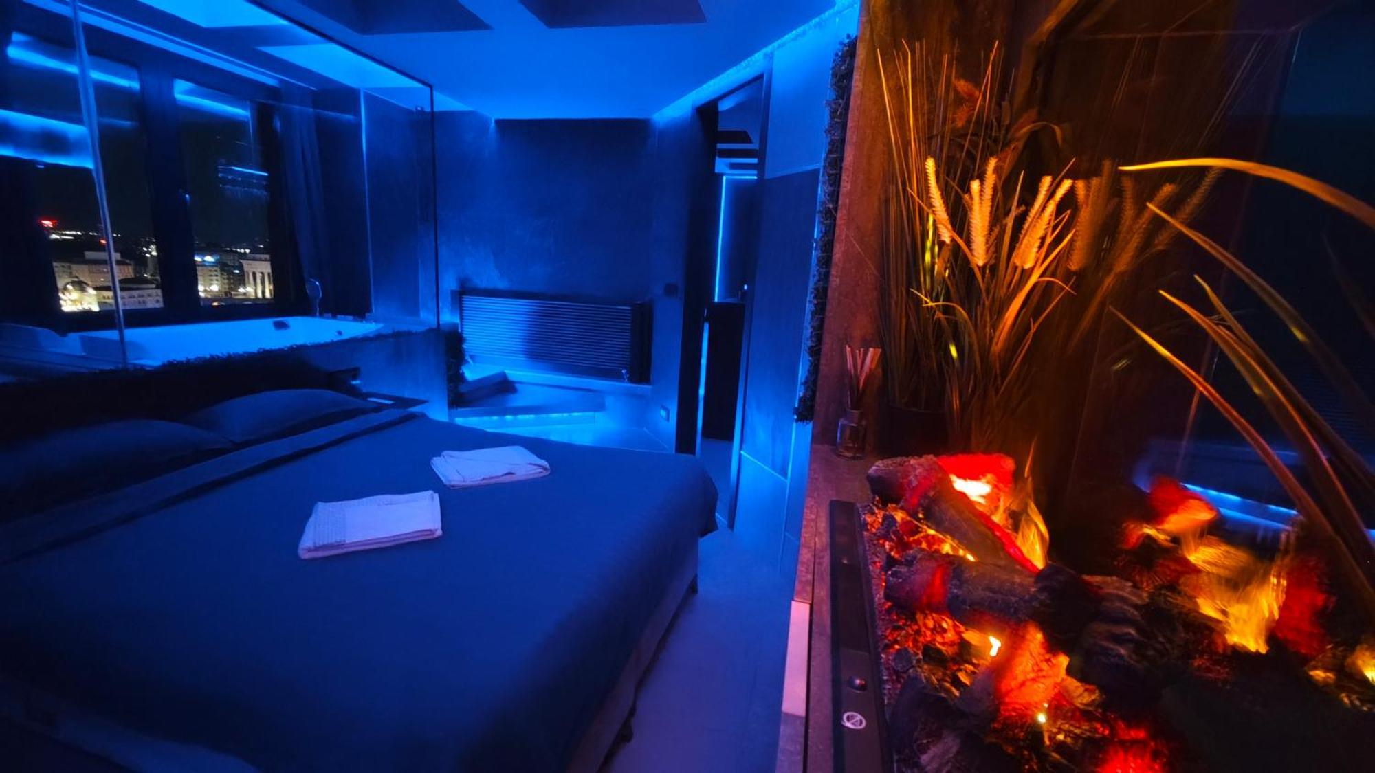 Smart Luxury Penthouse Suites - Private Sauna, Hot-Tub, Home Cinema At The Best Location In Skopje Esterno foto